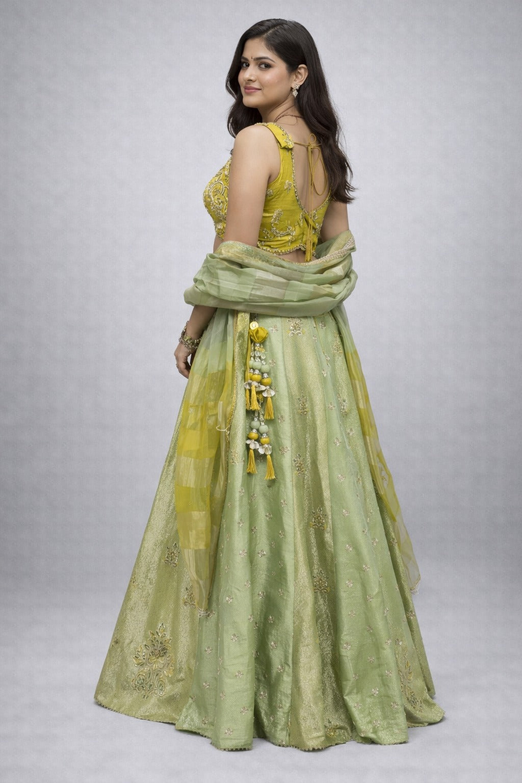 regal green pista lehanga